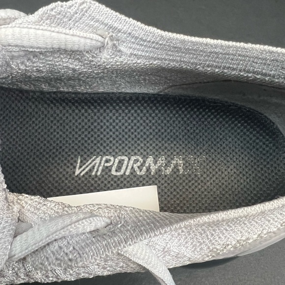 Nike Air VaporMax 2 Women's Size 6 Vast White Metallic Gold Shoes 942843-010 - Picture 6 of 9